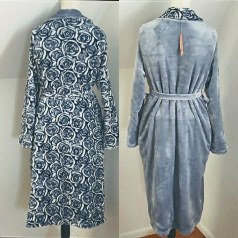 Casa Zeta-Jones Womens reversible blue/blue white floral rosette robe, Size S - Picture 10 of 16